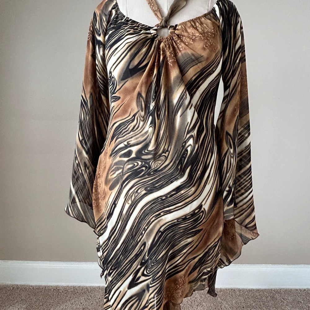 Elegant Swirl Pattern Dress